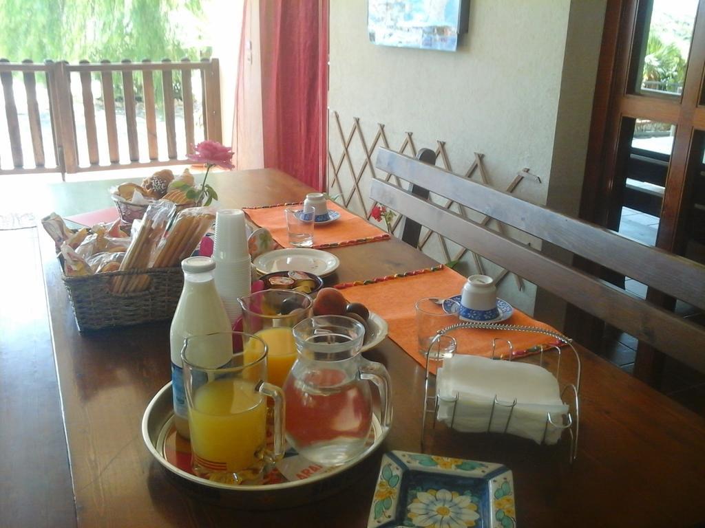 Nonnasara Bed And Breakfast Валдериче Екстериор снимка